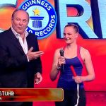 anika-stuhr-salto-sedere-show-dei-record-1