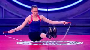 anika-stuhr-salto-sedere-show-dei-record-5