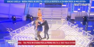 giucas-casella-ipnotizza-nadia-rinaldi-domenica-live-10