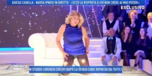 giucas-casella-ipnotizza-nadia-rinaldi-domenica-live-9