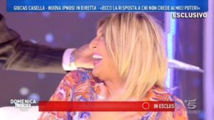 Nadia Rinaldi ipnosi Domenica Live 08 aprile 2018-8