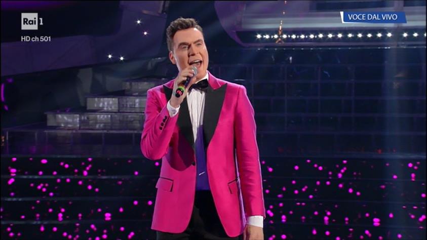 federico-angelucci-robbie-williams-tale-quale-show (3)