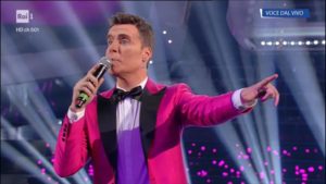 federico-angelucci-robbie-williams-tale-quale-show (9)