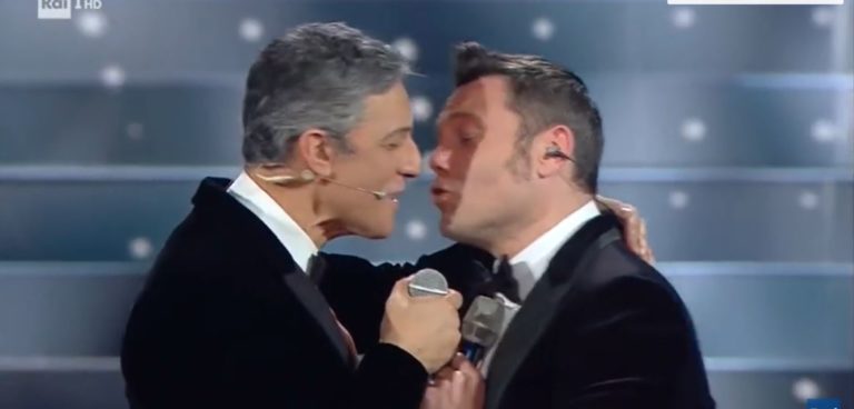 fiorello-tiziano-ferro-bacio-sanremo-2020