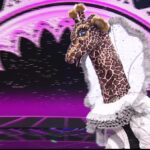 giraffa-cantante-mascherato-12-febbraio-2021 (1)