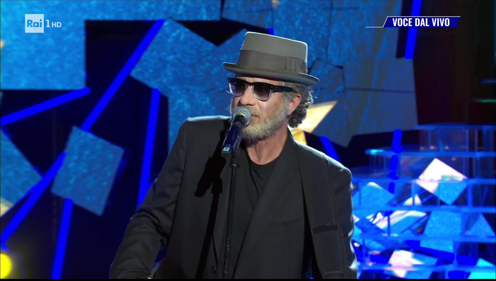 simone-montedoro-francesco-de-gregori-tale-e-quale-show (6)