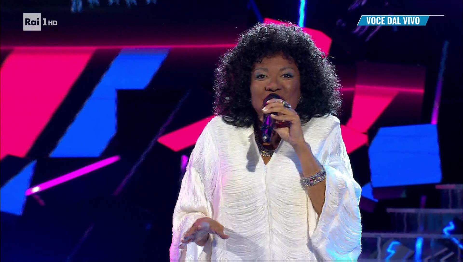 deborah-johnson-gloria-gaynor-tale-quale-show (2)