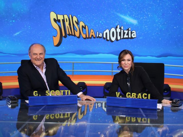 Striscia la Notizia Gerry Scotti Valeria Graci