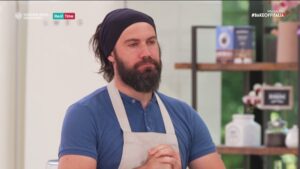 bake-off-11-novembre-2022-eliminato-mukesh (4)