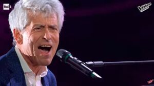 The Voice Senior: Marcello Domenichini canta Bimba se sapessi (video)