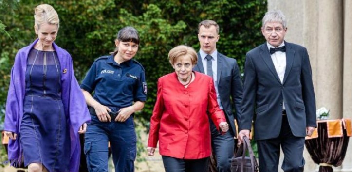 Miss Merkel - Morte al castello